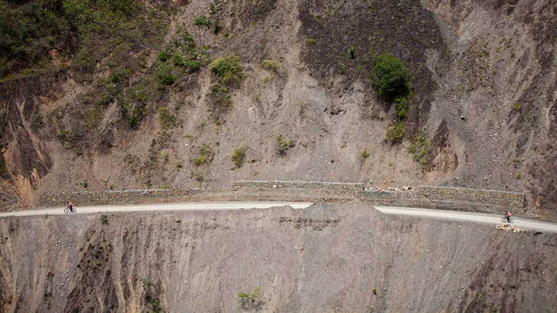 Bolivya Ölüm Yolu olarak da bilinen Eski Yungas Yolu. Dünyanın En Tehlikeli Yolları Hangileridir..